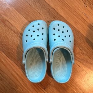 CROCS Women’s Size 7 - Light Blue